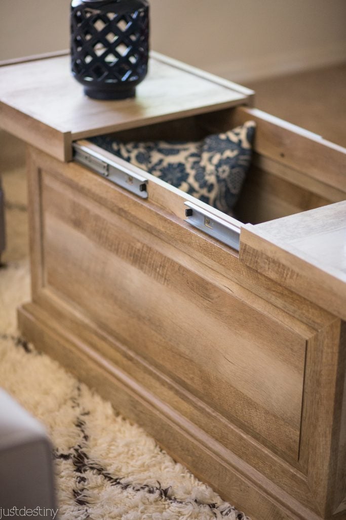 BHG LIVE BETTER JUST DESTINY MAG Red White and Blue Rooms_-23