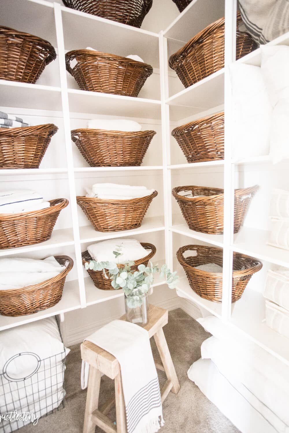 How to Organize the Linen Closet