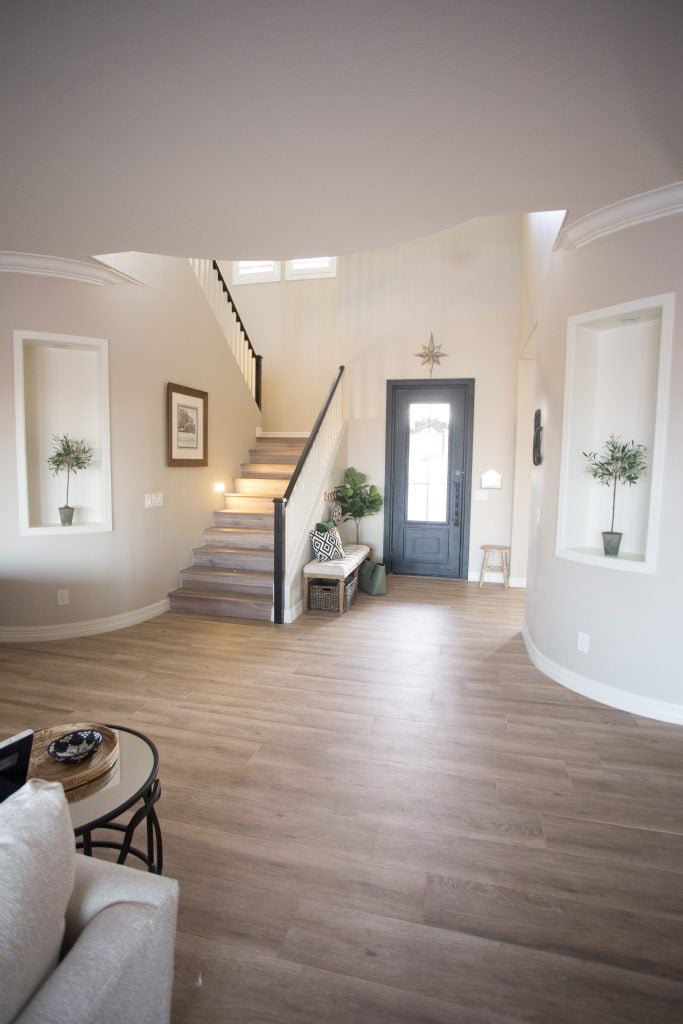 the-best-way-to-paint-your-stairs-black_-18