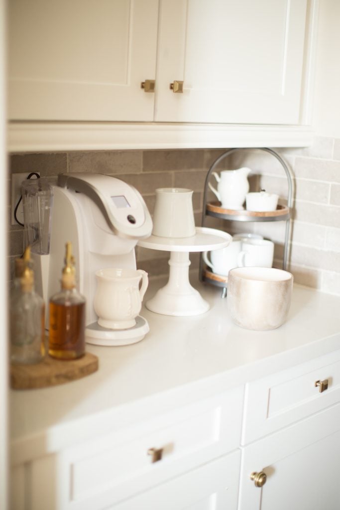 Kitchen cabinet hardware 