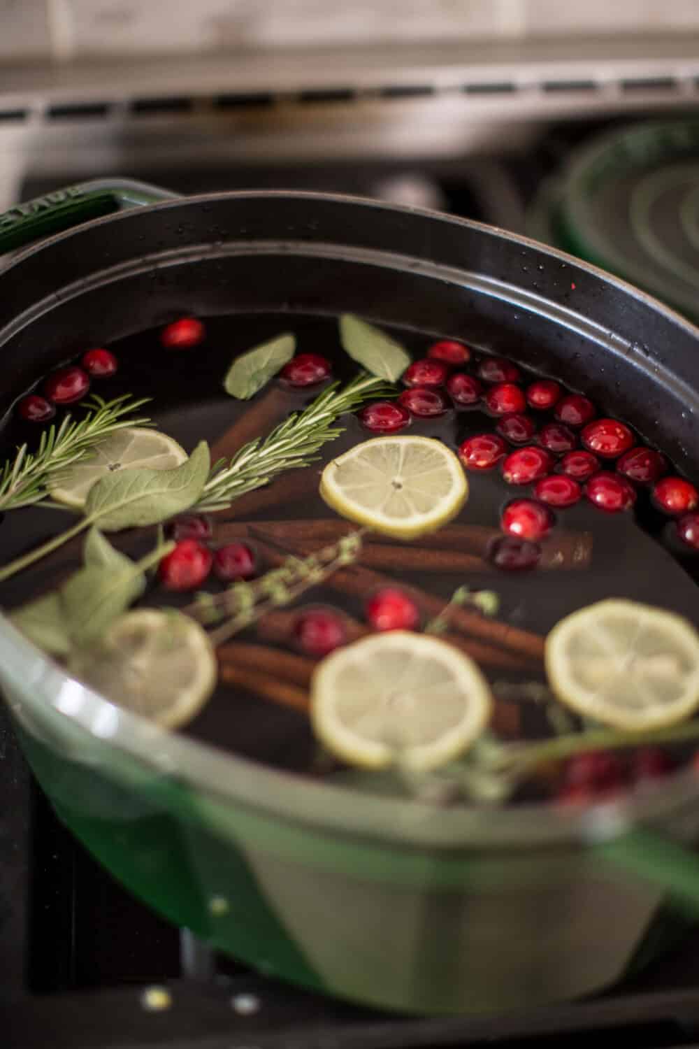 Christmas pot of spices to simmer