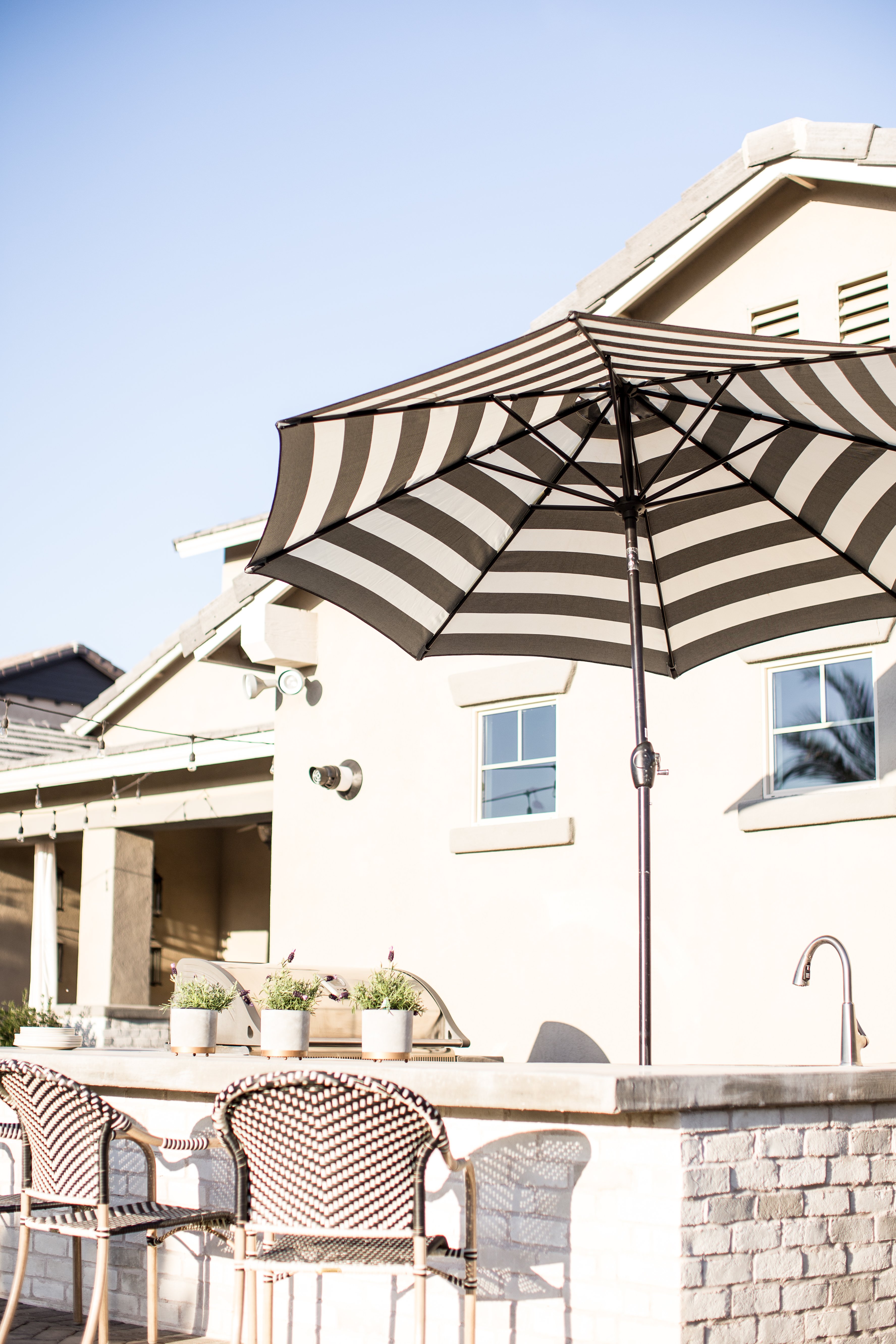 Outdoor Kitchen Umbrella Ideas