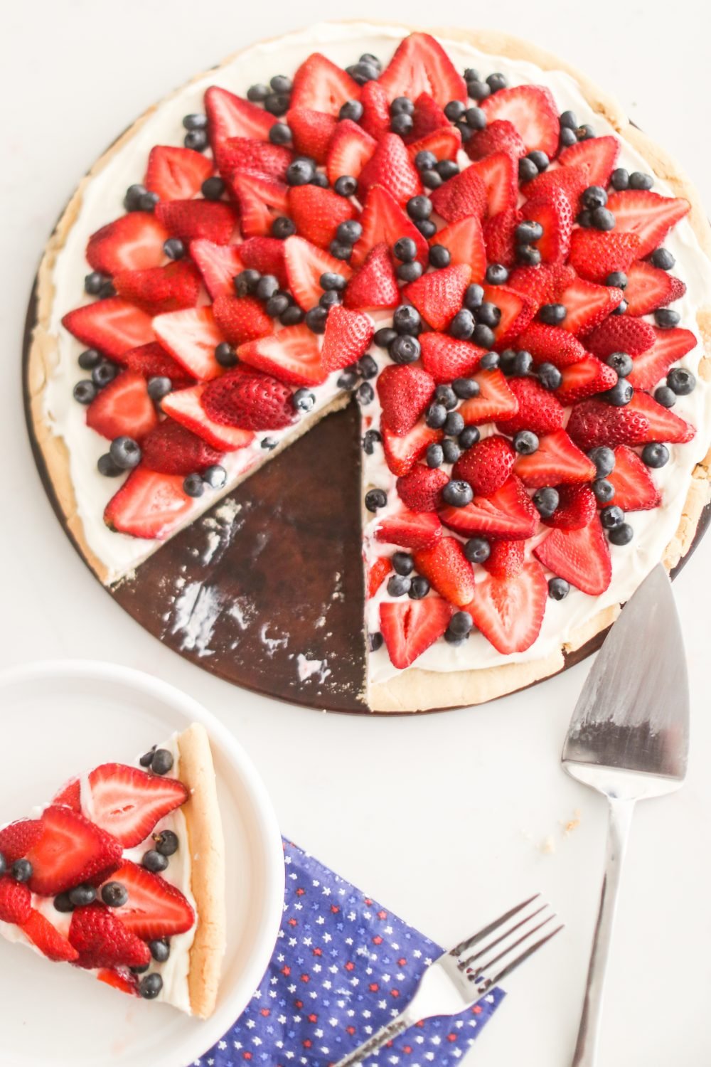 Fruit Pizza with Strawberries and Blueberries