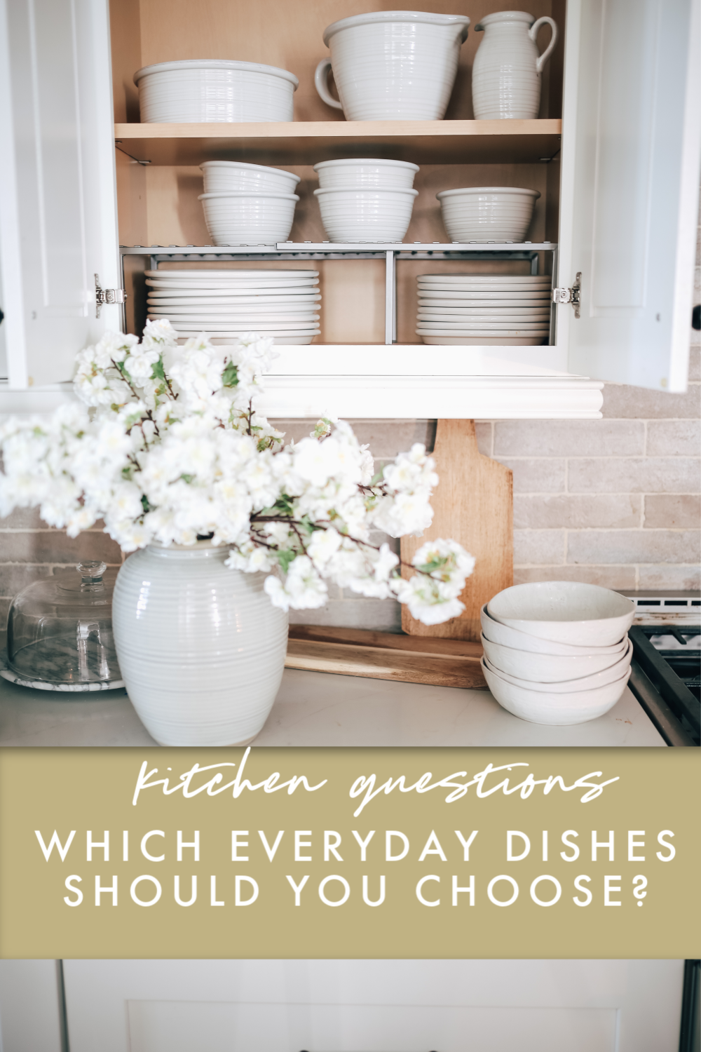 Ready to update your everyday dinner dishes? This is a great guide on the best everyday dishes to choose! Written by housewares lover Just Destiny who loves all things home and walks you through her favorites for every budget!