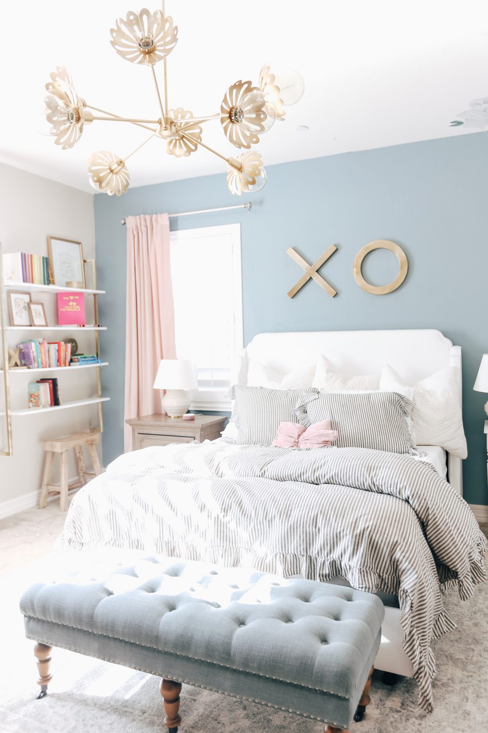 Fun and Pretty Teen Bedroom