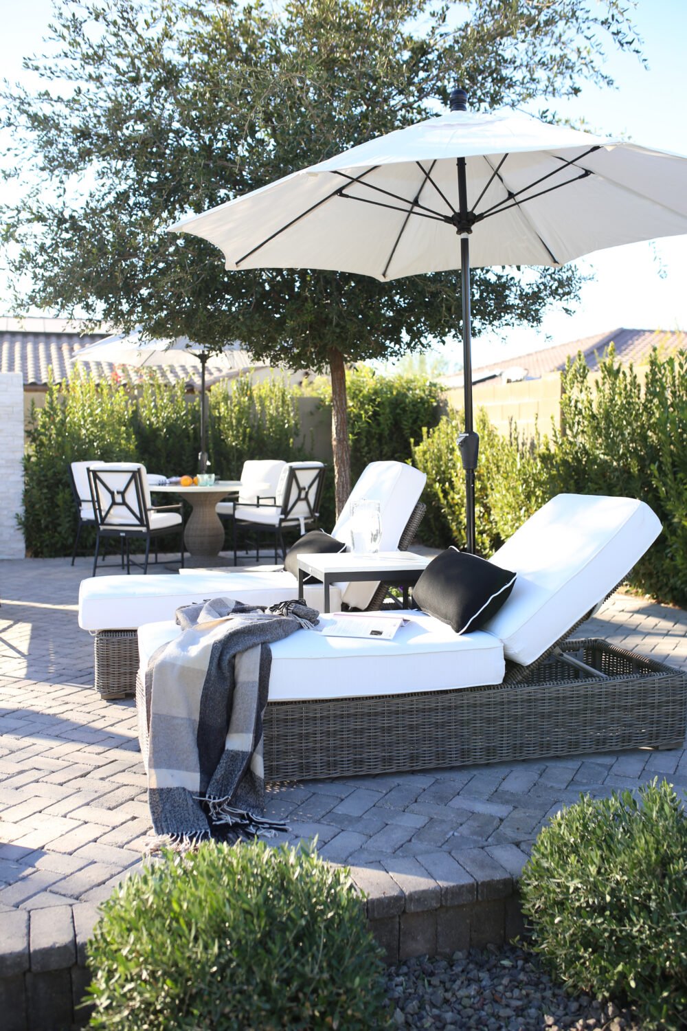 Best Outdoor Furniture for Hot Weather 