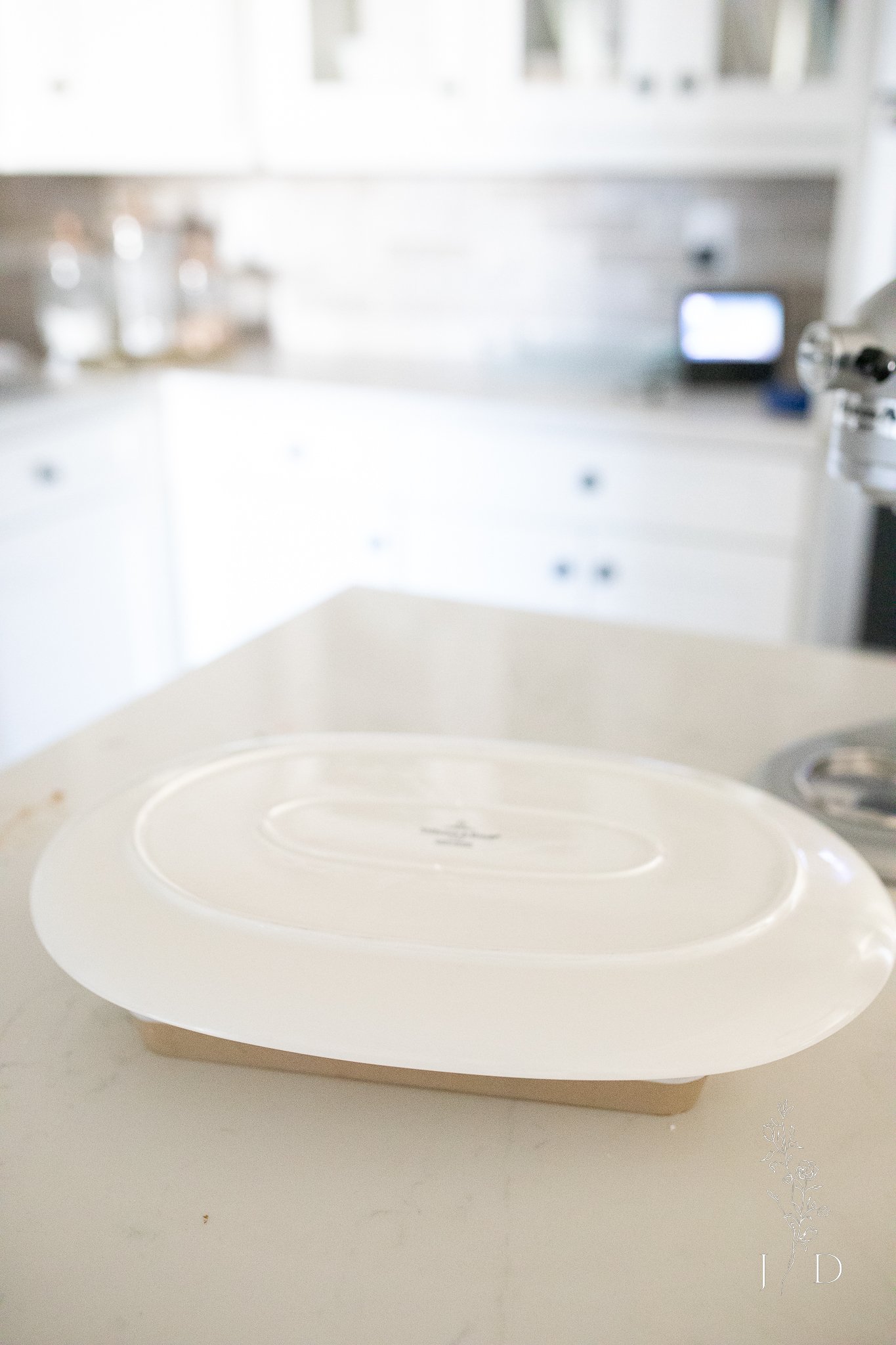 Flipping cake upside down to be right side up