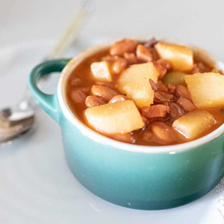 Authentic Puerto Rican Beans: Habichuelas Guisadas