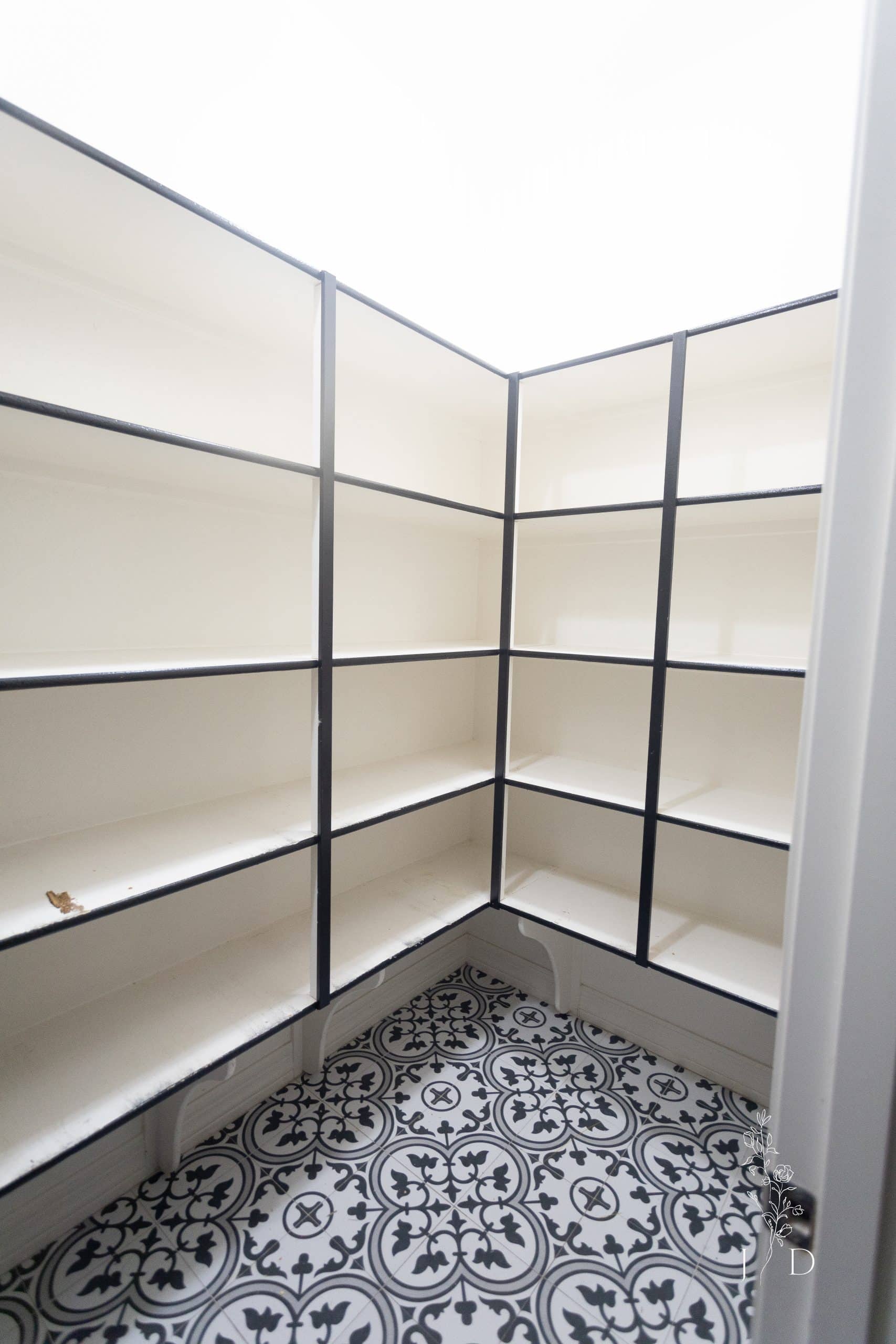 Pantry Before Makeover