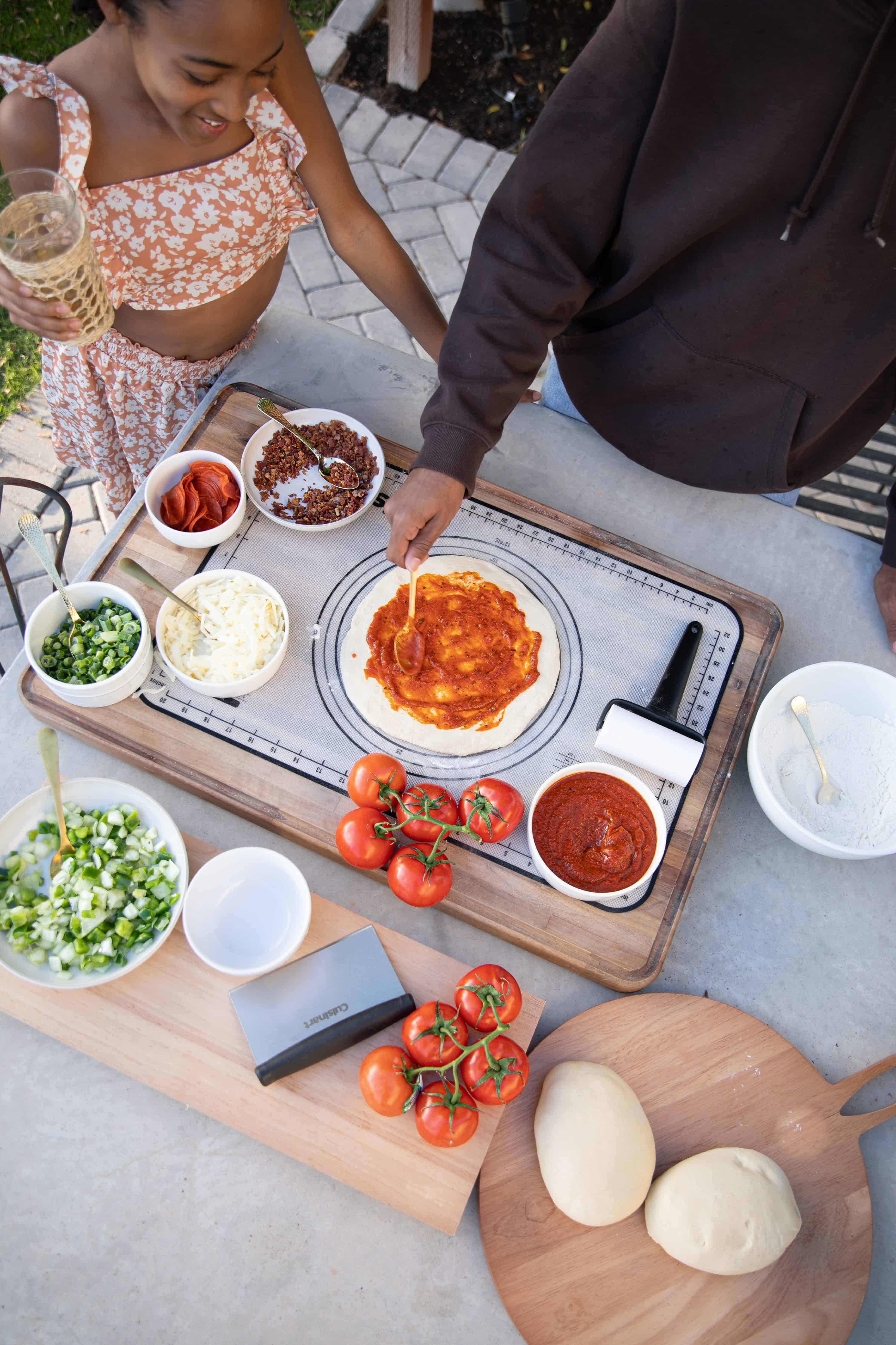 Plan a Outdoor DIY Pizza Night