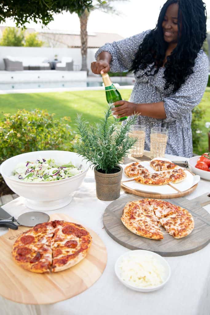 outside family pizza night