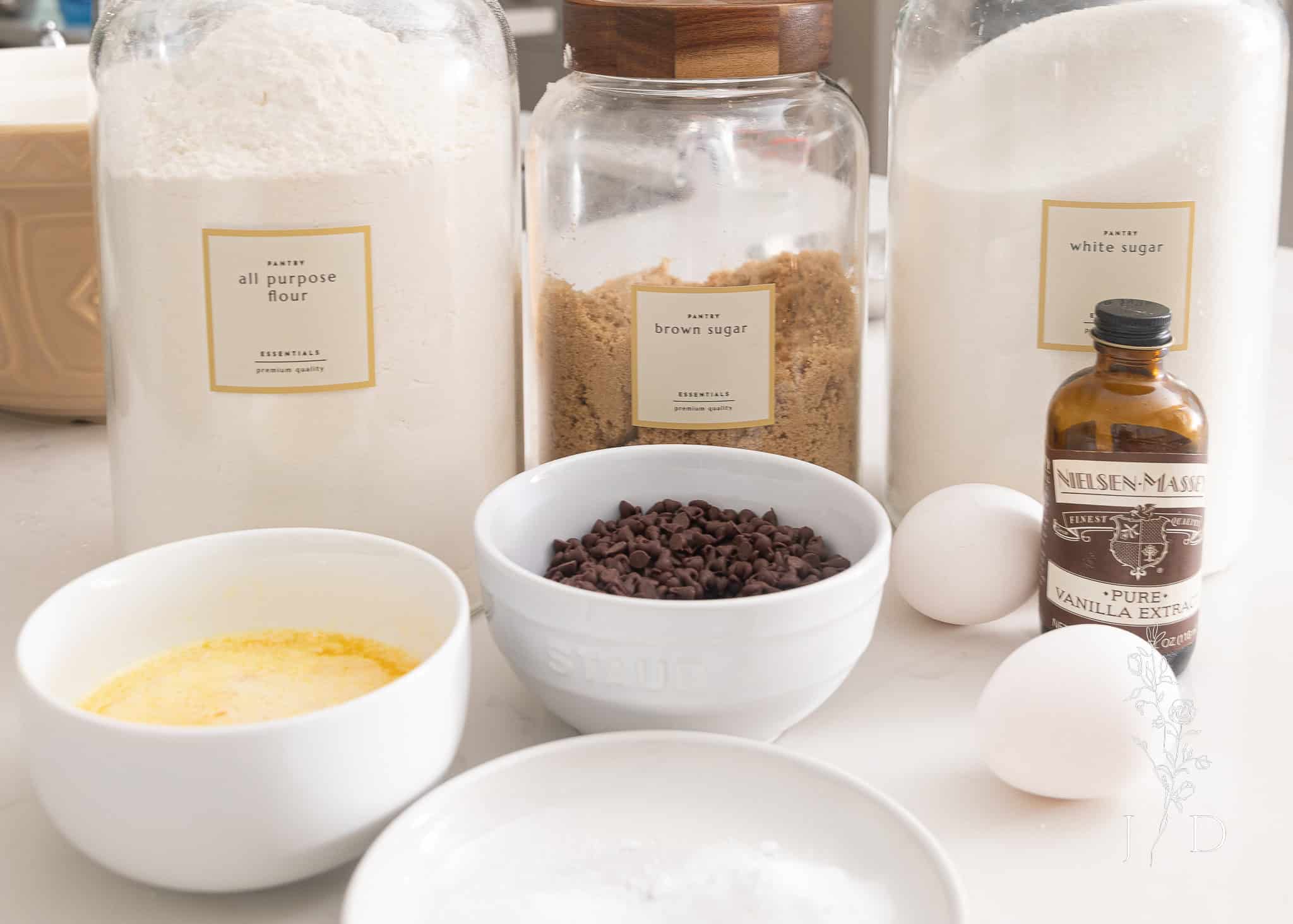 Ingredients for banana bread for chocolate chips