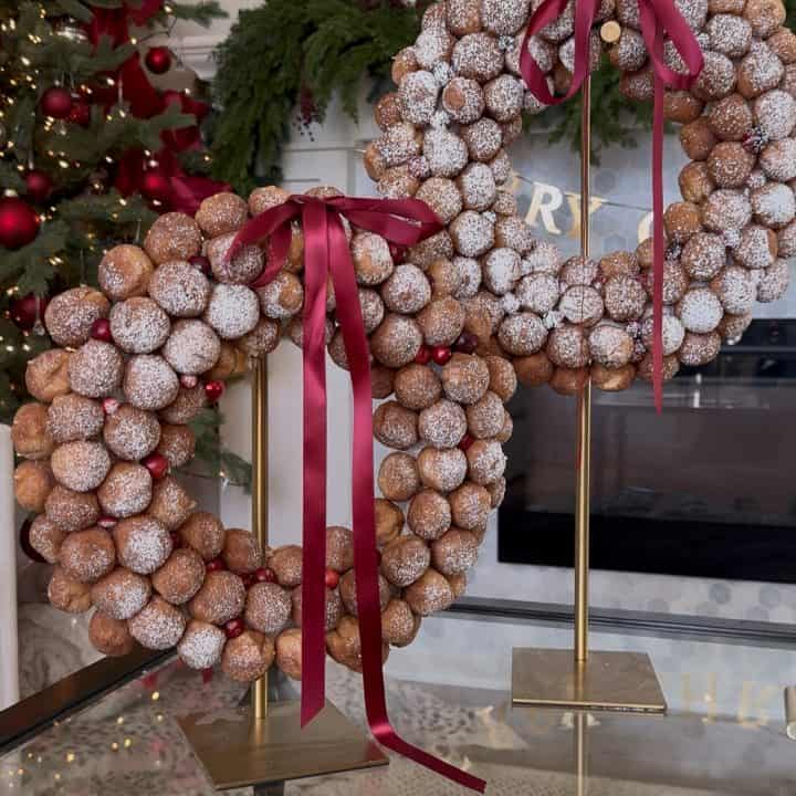 How to Make a Christmas Wreath with Donuts